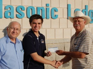 2015-scholarship-Miguel-Madrigal